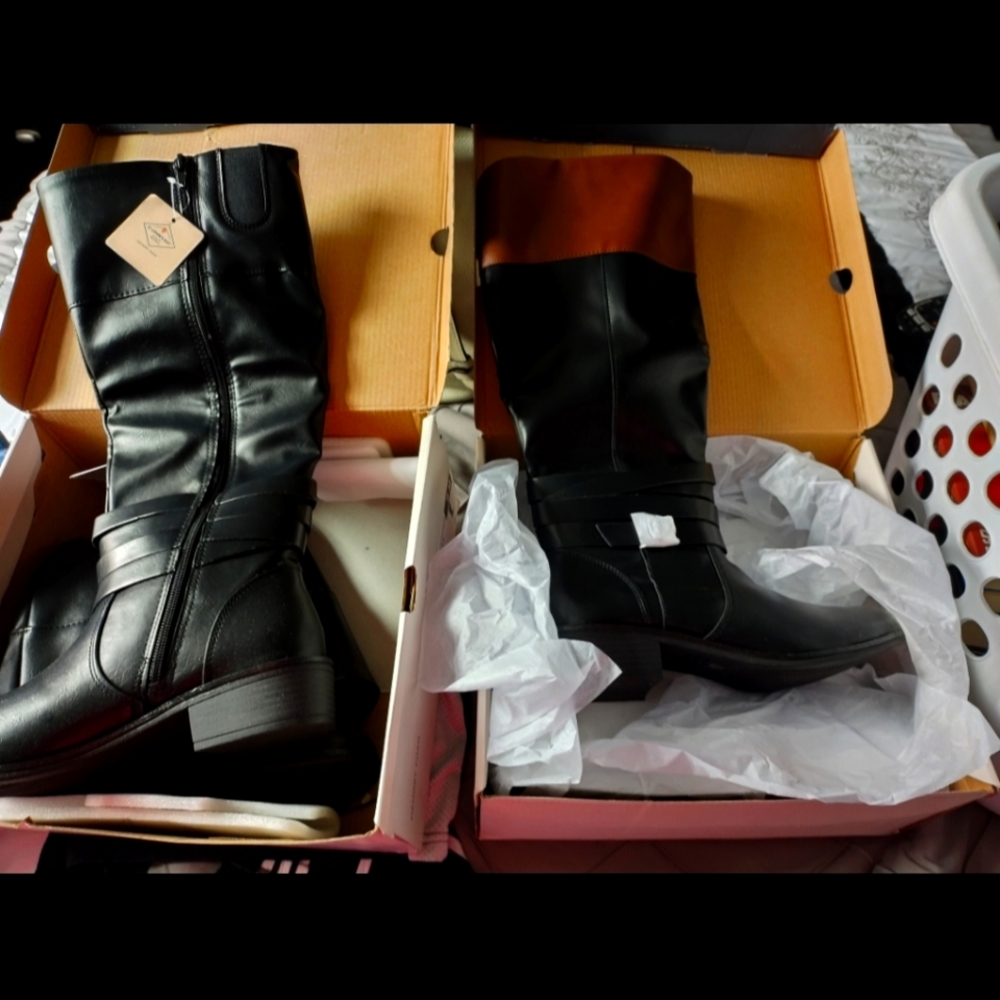 Womens boots size 9